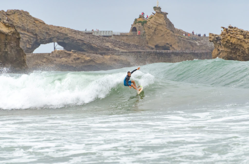 Surfer in action, Surfeur en action a Biarritz, France