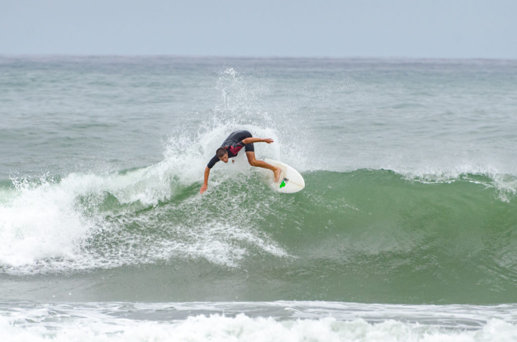 Surfer in action, Surfeur en action a Biarritz, France