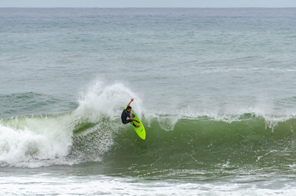 Surfer in action, Surfeur en action a Biarritz, France