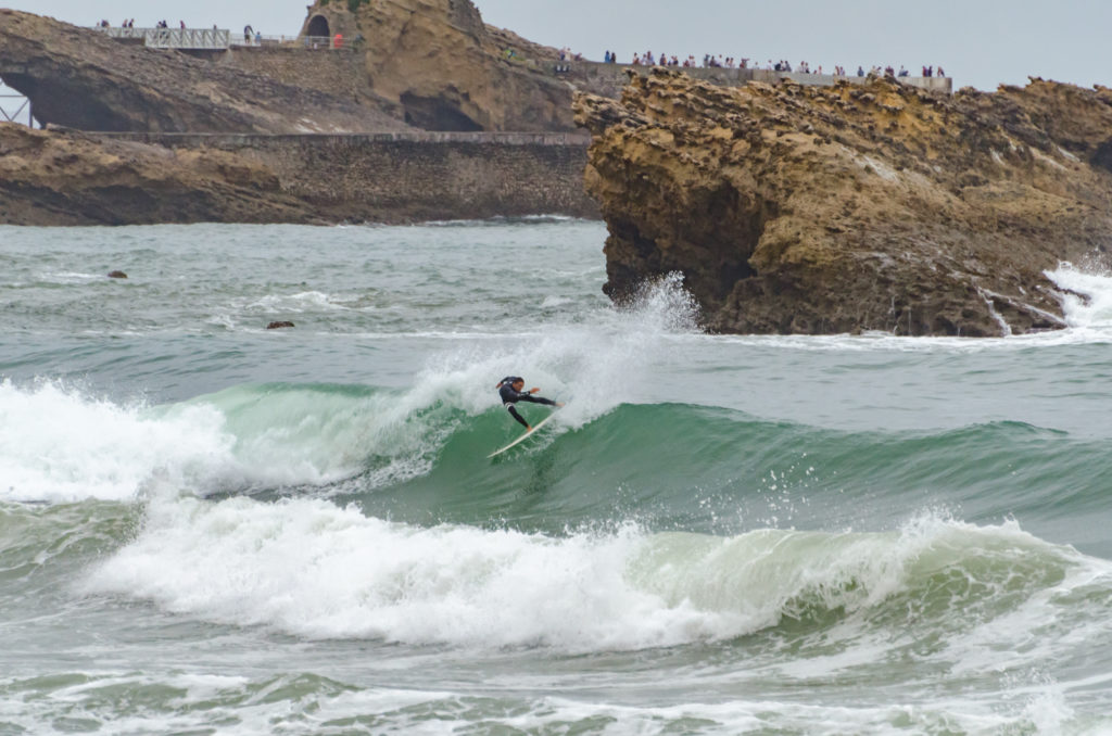 Surfer in action, Surfeur en action a Biarritz, France