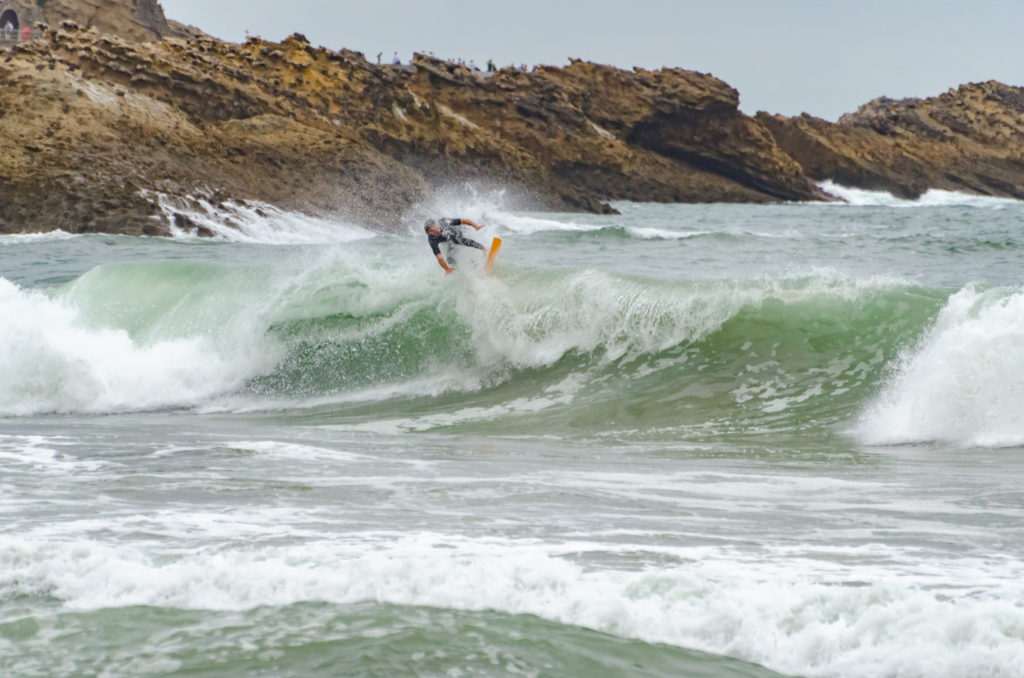 Surfer in action, Surfeur en action a Biarritz, France