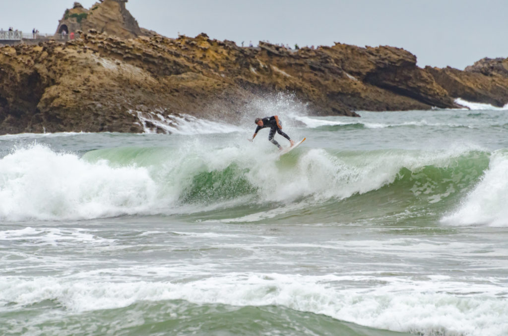 Surfer in action, Surfeur en action a Biarritz, France