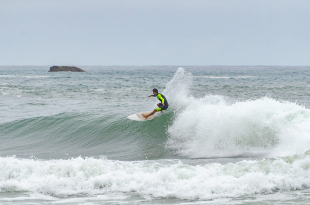 Surfer in action, Surfeur en action a Biarritz, France