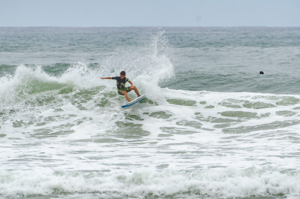 Surfer in action, Surfeur en action a Biarritz, France