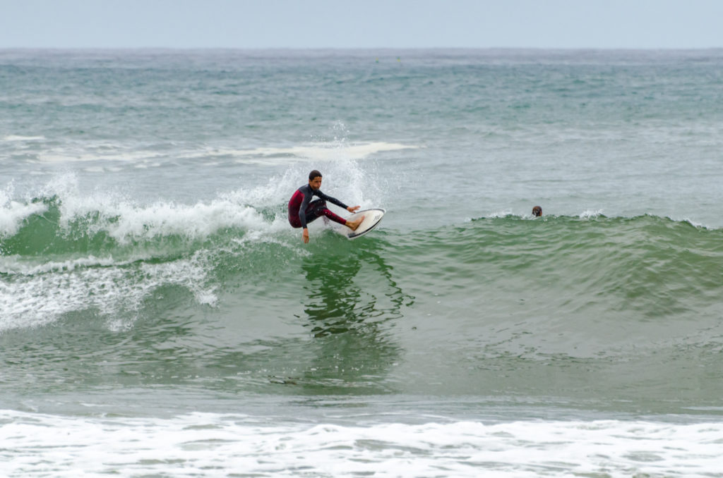 Surfer in action, Surfeur en action a Biarritz, France